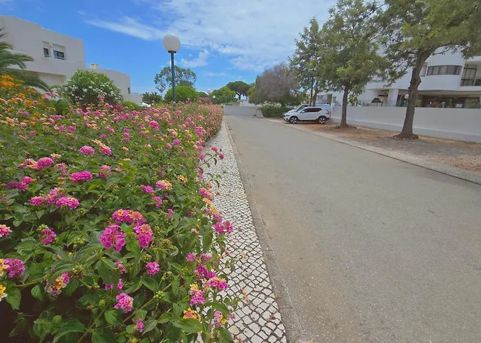 公寓 Eulalia With Pool And 5 Minutes From The *